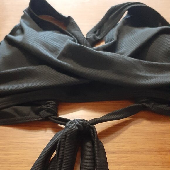 haut de maillot noir jamais porté - Picture 2 of 5